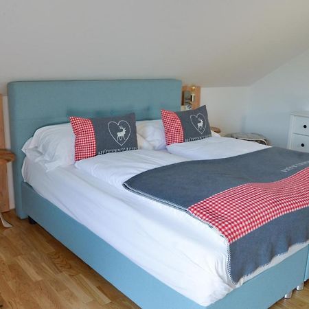 Alpine Appartement Top 8 By Aa Holiday Homes Тауплиц Екстериор снимка